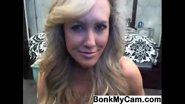最佳Sexy MILF with big boobs on webcam电影总数