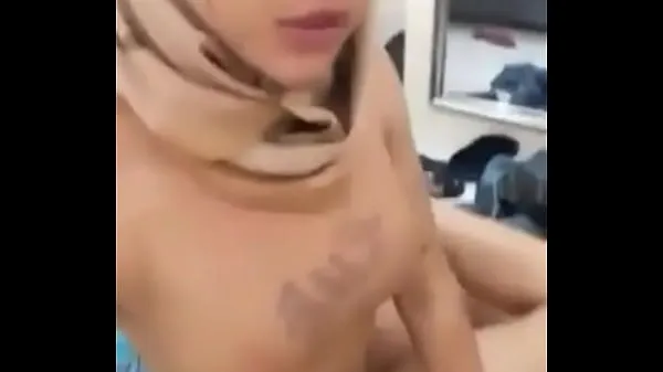 Muslim Indonesian Shemale get fucked by lucky guy