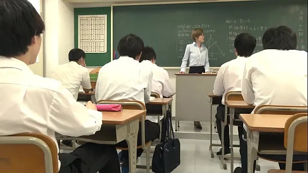 Замужняя учительница, которая промокает 10 раз в классе диплом, который не может произнести голос Мио Кимишима