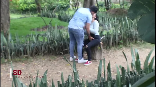 Phim tổng SPYING ON A COUPLE IN THE PUBLIC PARK hay nhất