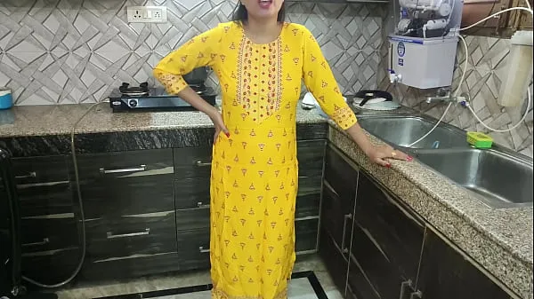 Bästa Desi bhabhi was washing dishes in kitchen then her brother in law came and said bhabhi aapka chut chahiye kya dogi hindi audio filmerna totalt